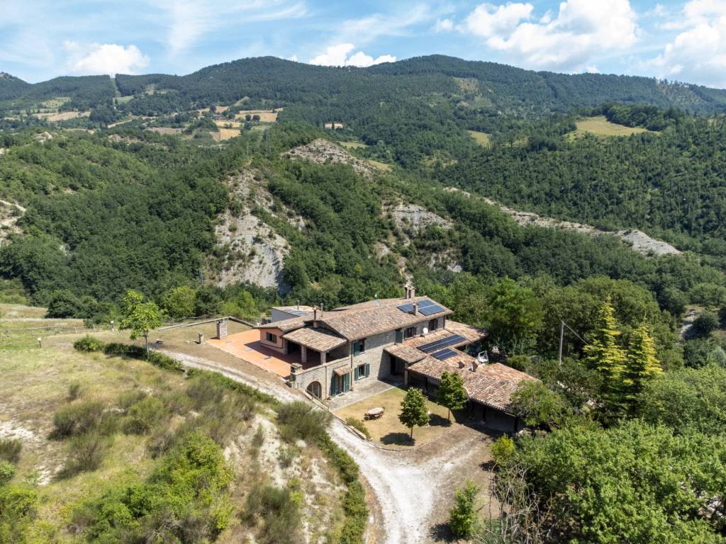 Rustico / casale a Gubbio in Fraz. Santa Margherita di Burano - Foto 2