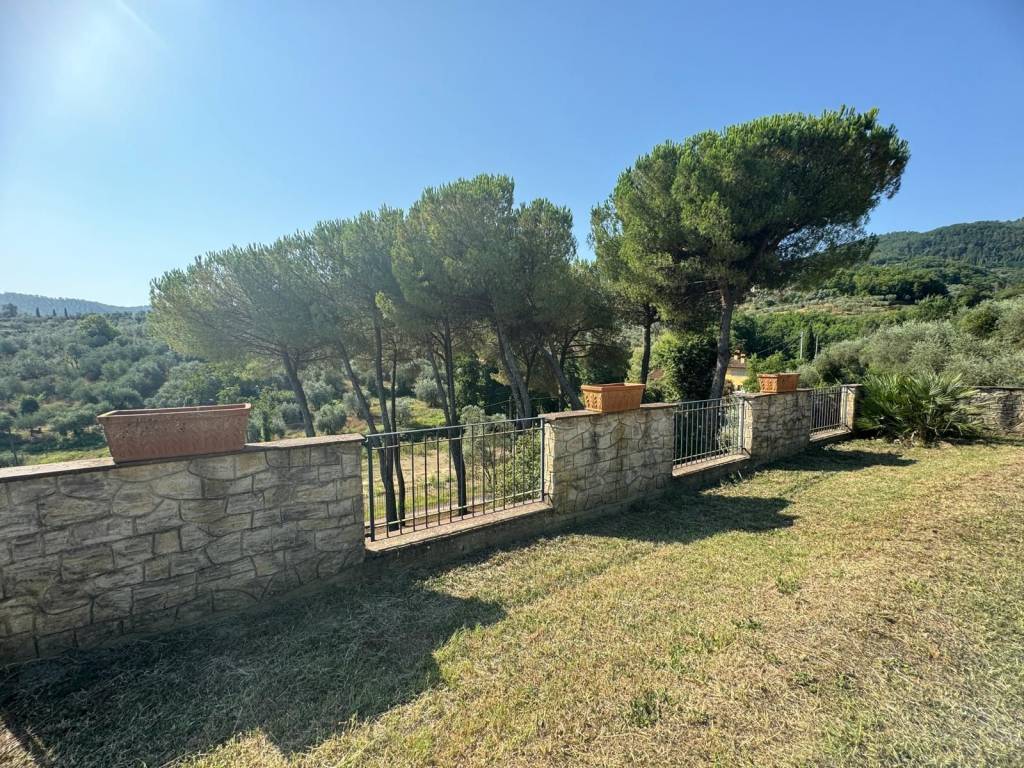 Villa a Quarrata in Piazza Risorgimento - Foto 2