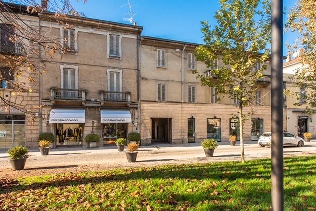 Palazzo / stabile a Tradate in Corso Ingegner Paolo Bernacchi, 34 - Foto 2