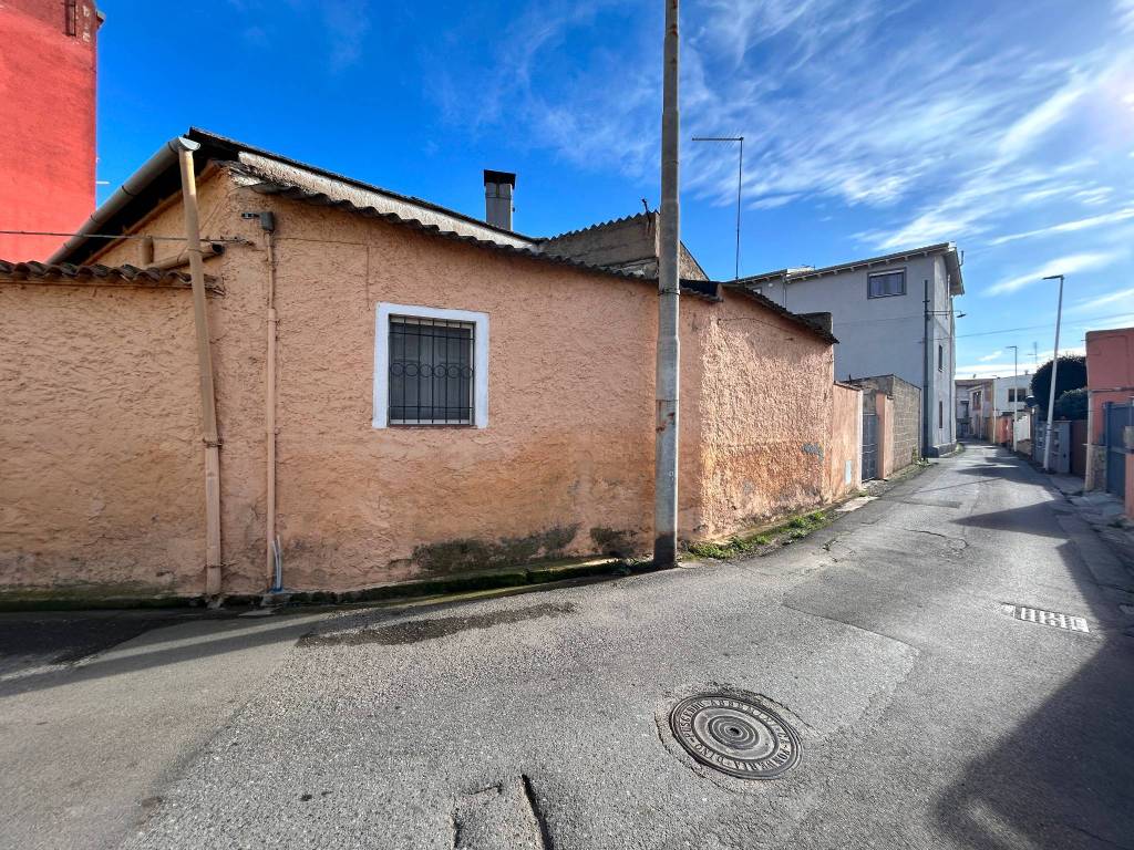 Casa indipendente a Assemini in Via Ludovico Ariosto, 42 - Foto 2