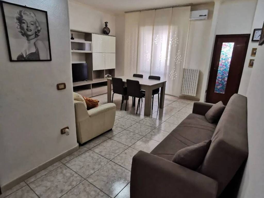Appartamento a Taranto in Via Emilia, 59 - Foto 2