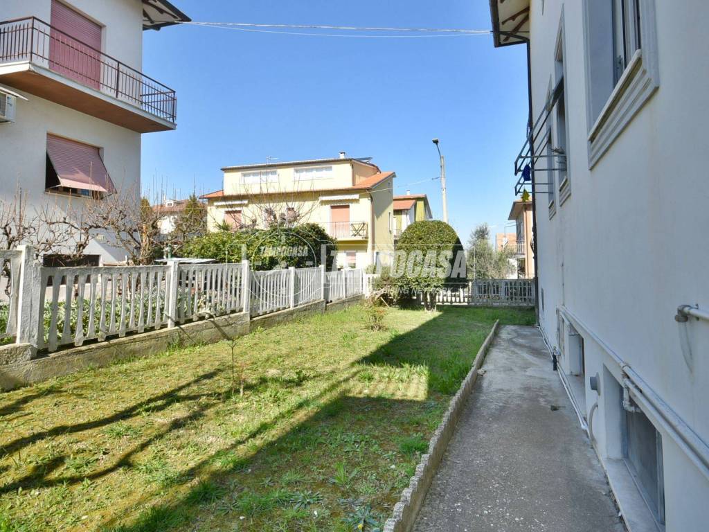 Appartamento a Osimo in Via Guazzatore, 259 - Foto 2