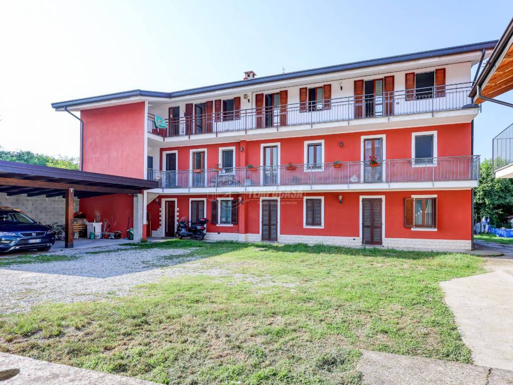 Appartamento a Castelletto sopra ticino in Via Luigi Pasteur - Foto 2