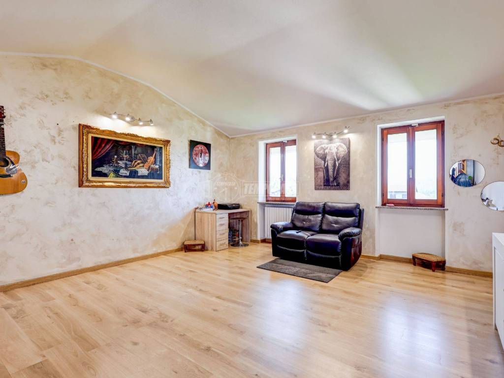 Appartamento a Castelletto sopra ticino in Via Luigi Pasteur - Foto 4