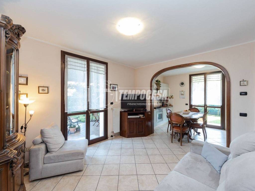 Villetta a schiera a Barzanò in Via Grandi 24/B - Foto 2