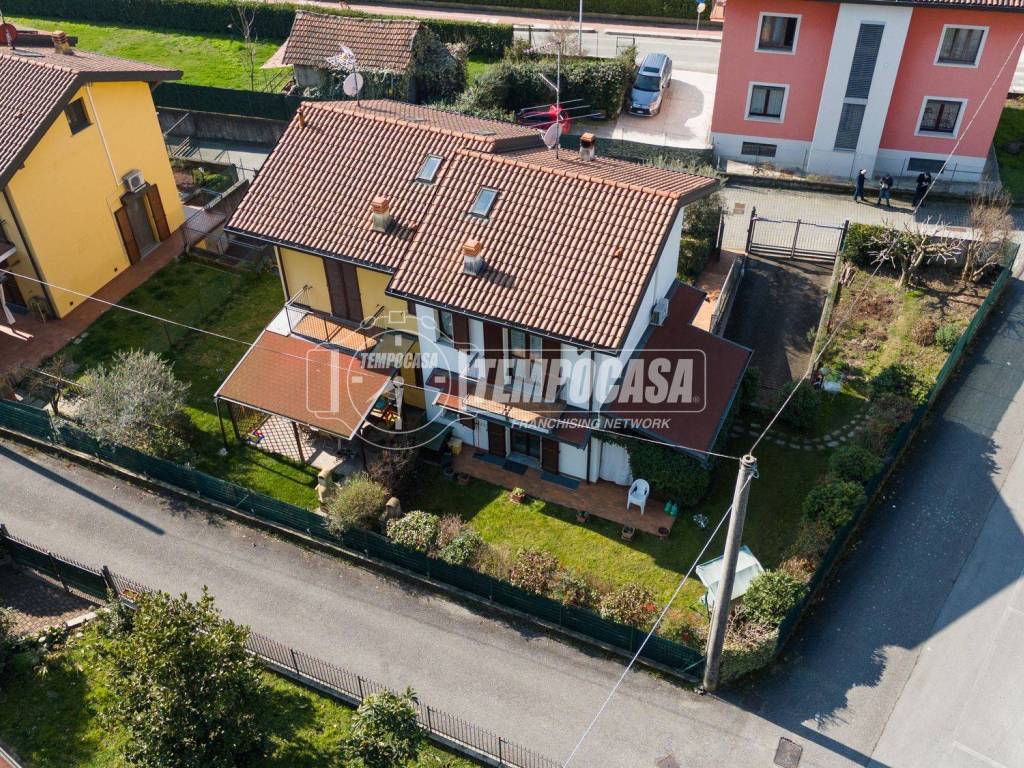 Villetta a schiera a Barzanò in Via Grandi 24/B - Foto 3