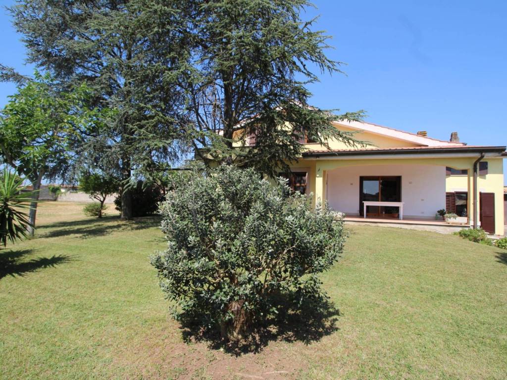 Villa a Aprilia in Via Lampione - Foto 2