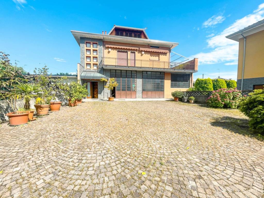 Casa indipendente a Borgomanero in Via Matteotti 75 - Foto 2