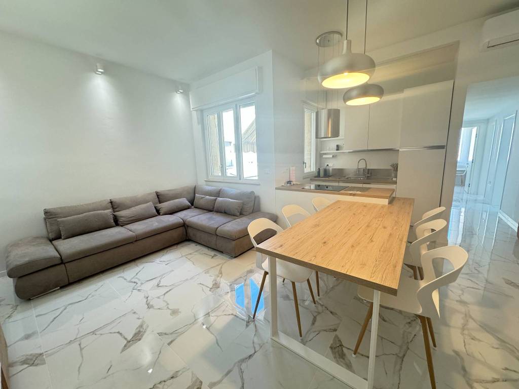 Appartamento a Viareggio in Via Beato Angelico, 20 - Foto 2