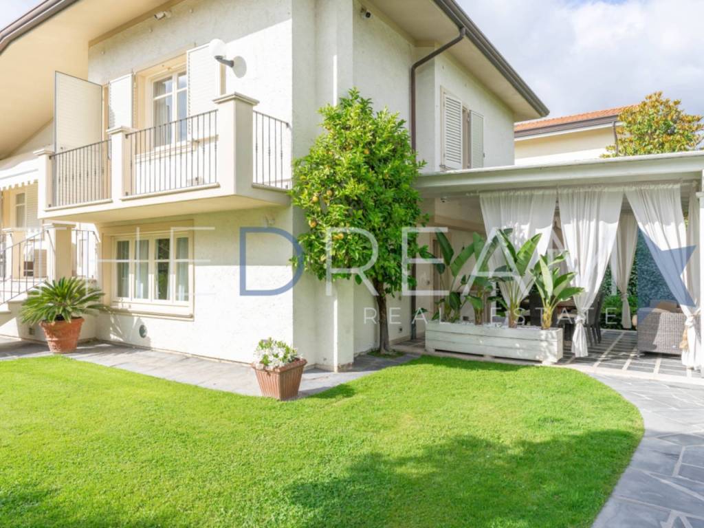 Villa a Forte dei marmi in Via dell'Acqua - Foto 3