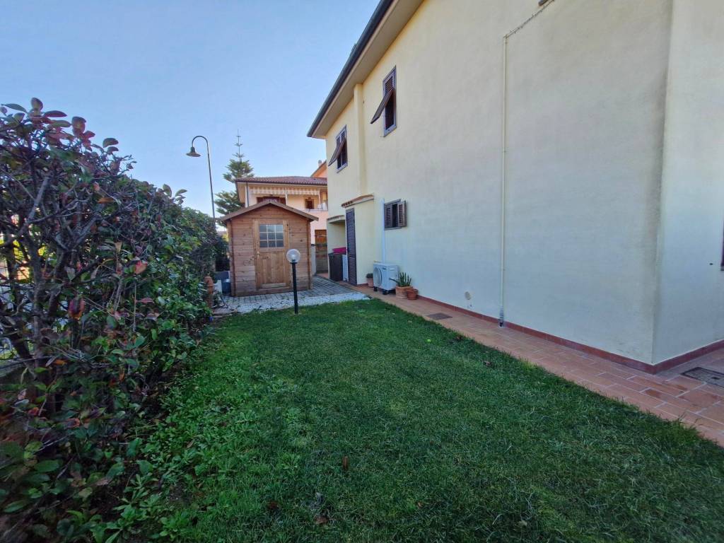 Appartamento a Campiglia marittima in Via Cesare Pavese - Foto 5