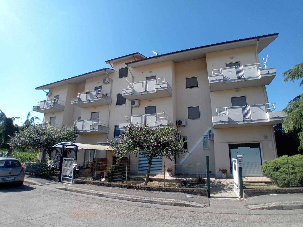 Appartamento a Cepagatti in Via B. Profeta - Foto 2