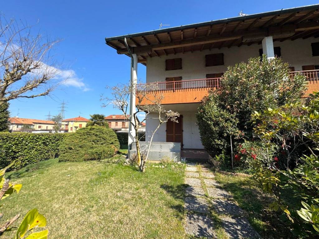 Villa a Castiglione olona in Via Monte Ortigara, 27 - Foto 3