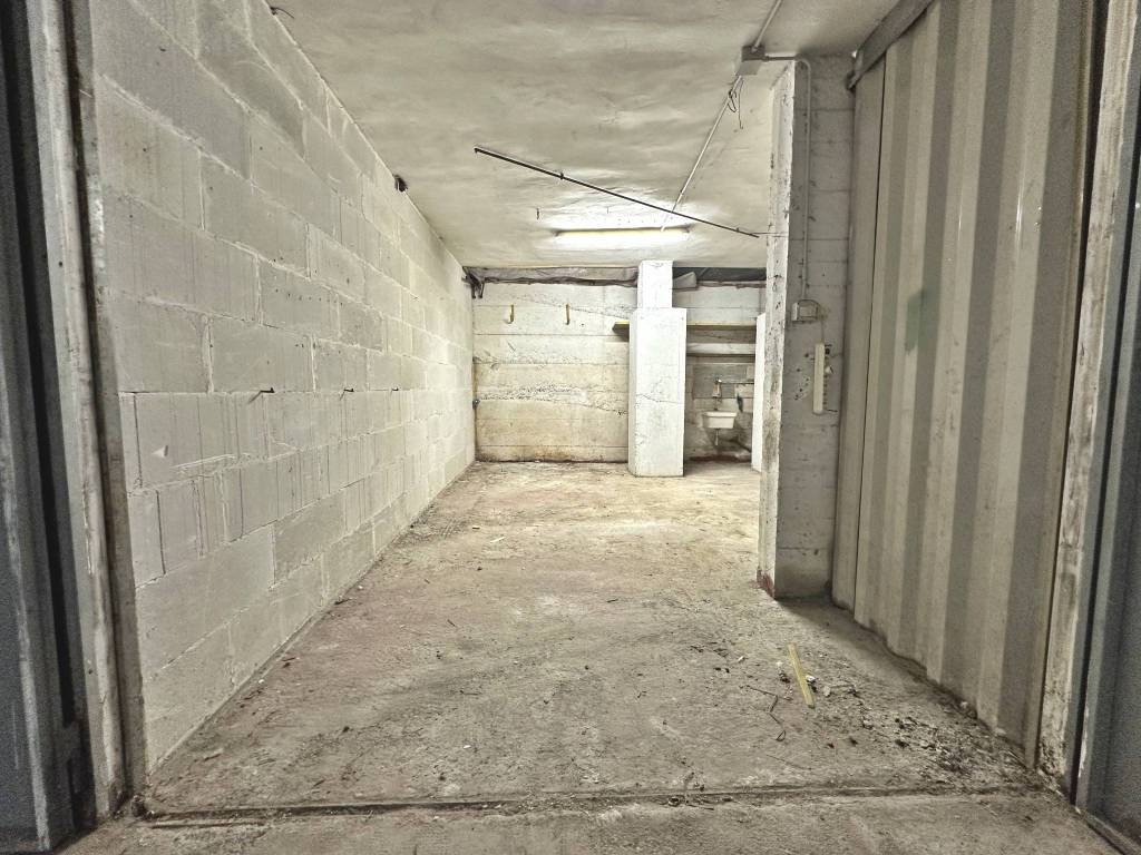 Box / garage a Finale ligure in Via Flaminio Lunaro, 2 - Foto 3