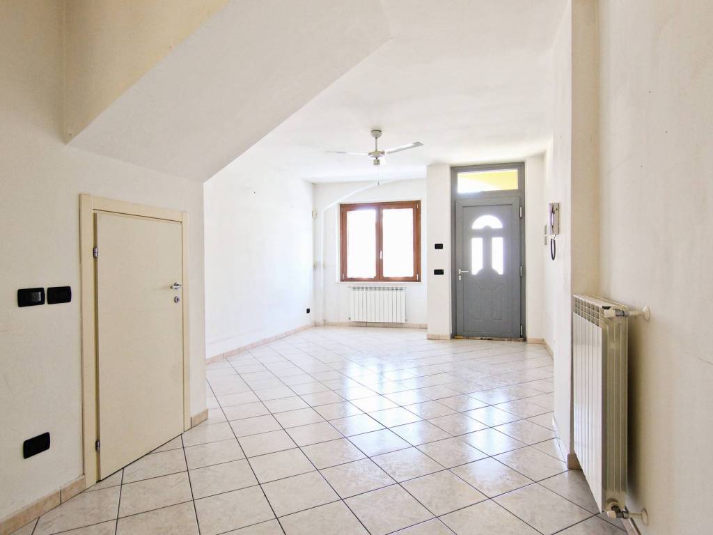 Appartamento a Cogliate in Vicolo Solferino, 12 - Foto 2