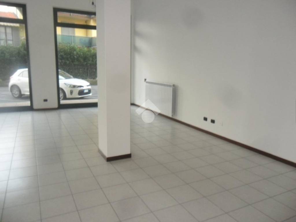 Appartamento a Cardano al campo in Via primo levi, 5 - Foto 4