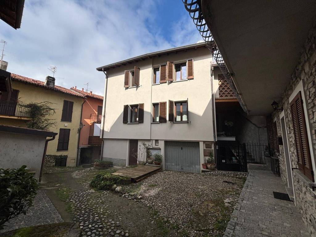 Casa indipendente a Galbiate in Via Pedro Vassena, 47 - Foto 4