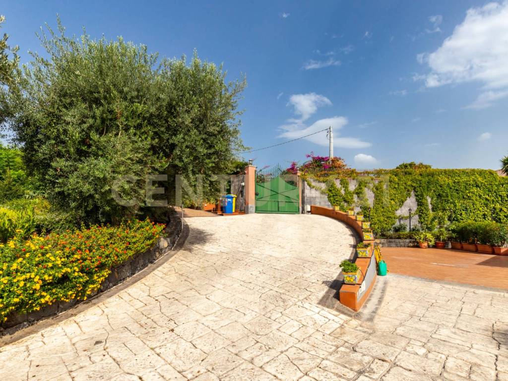 Villa a Aci catena in Via Brinzio, 20 - Foto 4