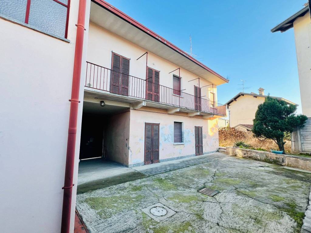 Casa indipendente a Lonate pozzolo in Via Sant'Antonino, 3 - Foto 2