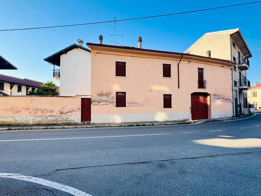 Casa indipendente a Lonate pozzolo in Via Sant'Antonino, 3 - Foto 3