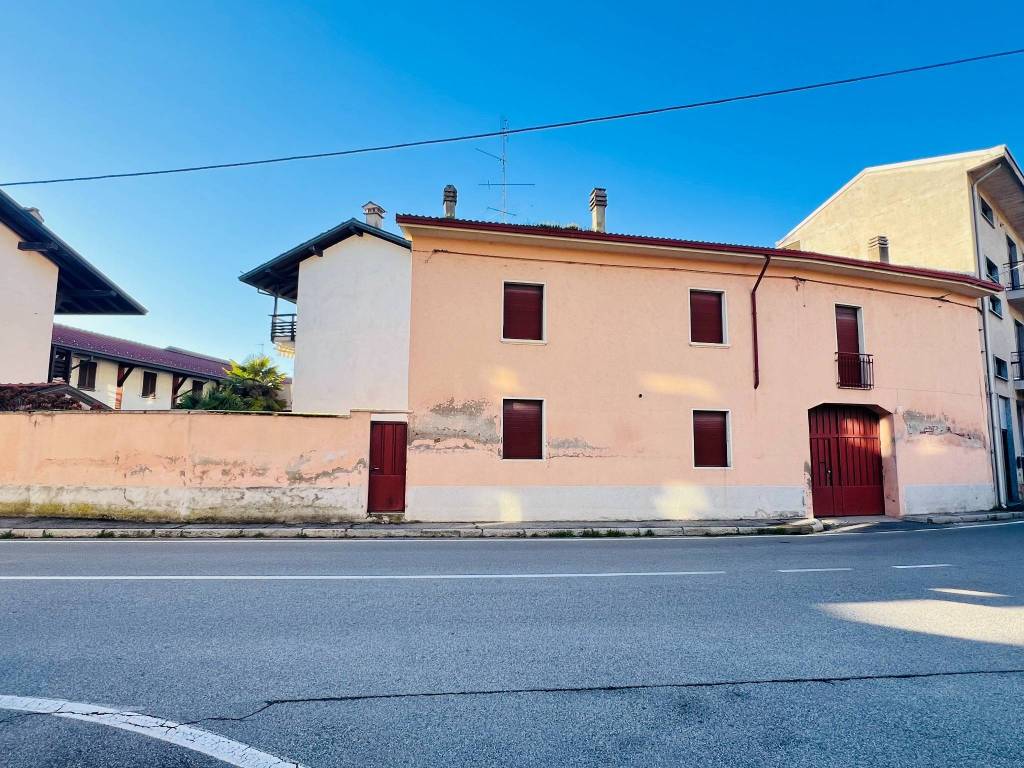 Casa indipendente a Lonate pozzolo in Via Sant'Antonino, 3 - Foto 4