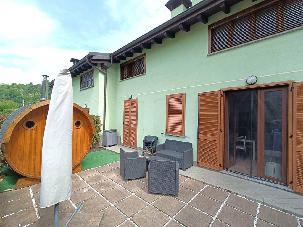 Appartamento a Colico in Via Nazionale Sud 69/E - Foto 2