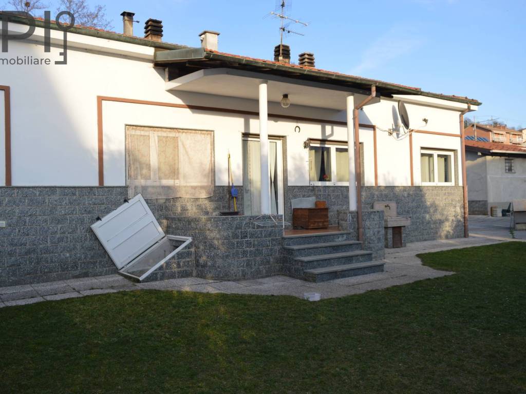 Villa a Carcare in via fornace vecchia, 56 - Foto 2