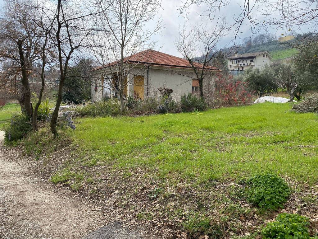 Casa indipendente a Bucchianico in Contrada Colle Spaccato, 12 - Foto 2