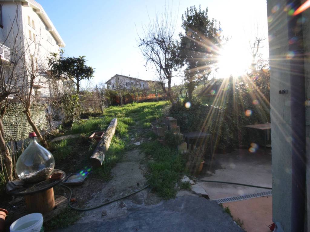 Villa a Salsomaggiore terme in Via Vittorio Bottego, 31 - Foto 3