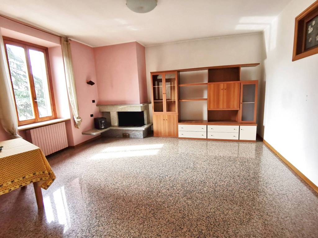 Appartamento a Oggiono in Via per Molteno - Foto 4