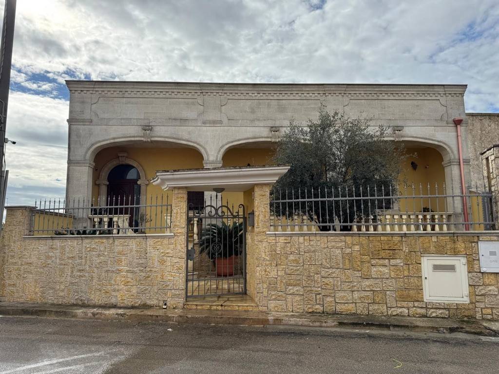 Villa a Ceglie messapica in Via San Paolo della Croce, 40 - Foto 2