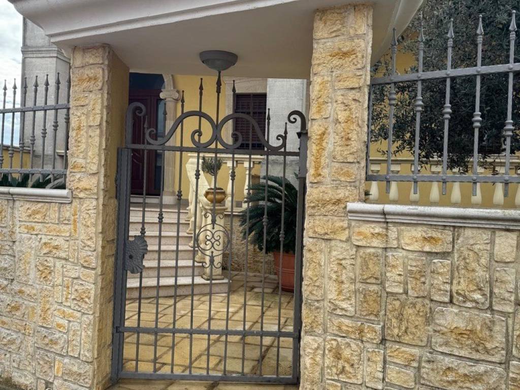 Villa a Ceglie messapica in Via San Paolo della Croce, 40 - Foto 3