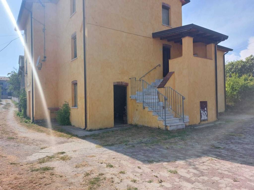 Casa indipendente a Castelnuovo magra in Via Paradiso, 3 - Foto 2