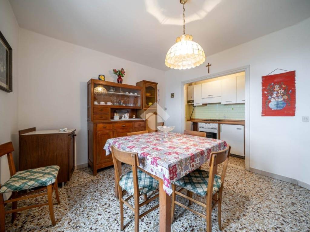 Appartamento a Bosco chiesanuova in Via Carlo Ederle - Foto 2