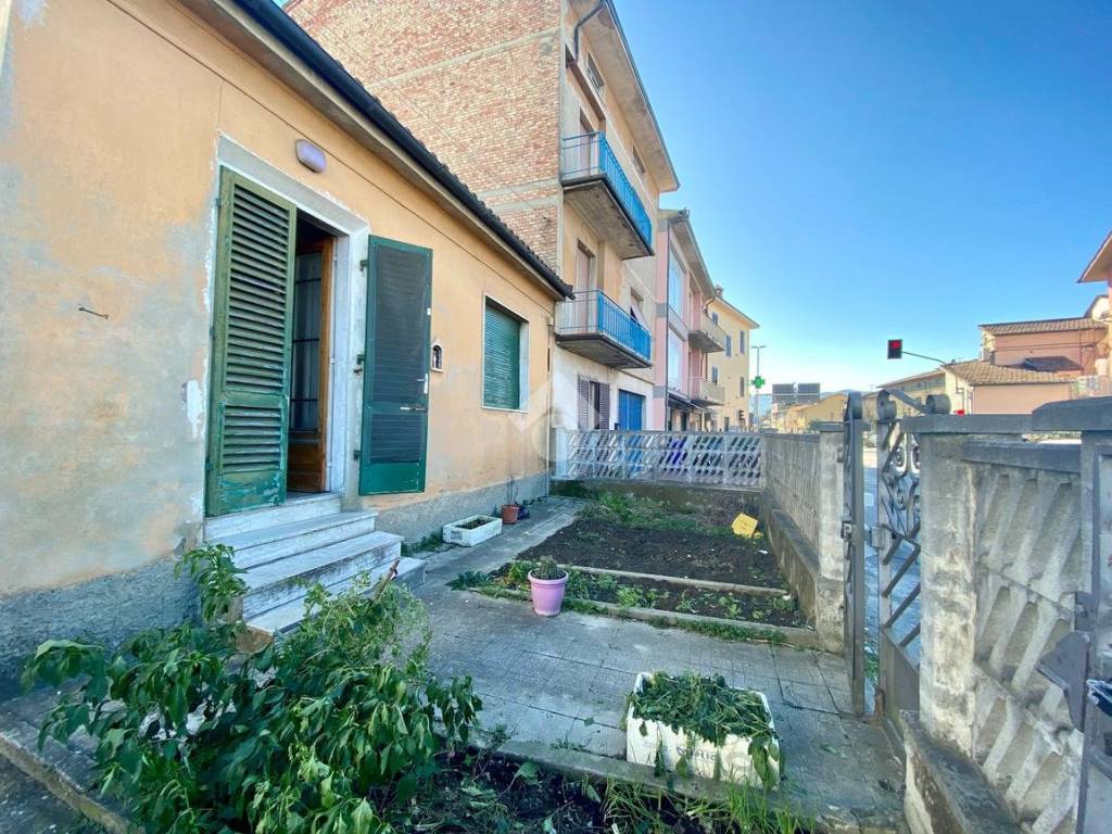 Casa indipendente a Quarrata in Via Iv Novembre, 18 - Foto 3