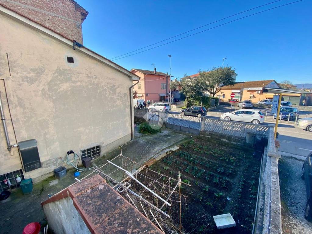 Casa indipendente a Quarrata in Via Iv Novembre, 18 - Foto 4