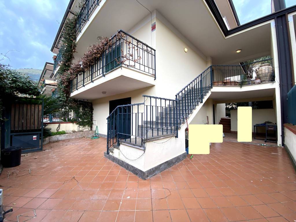 Villa a Fondi in Via Valle Rocco - Foto 2