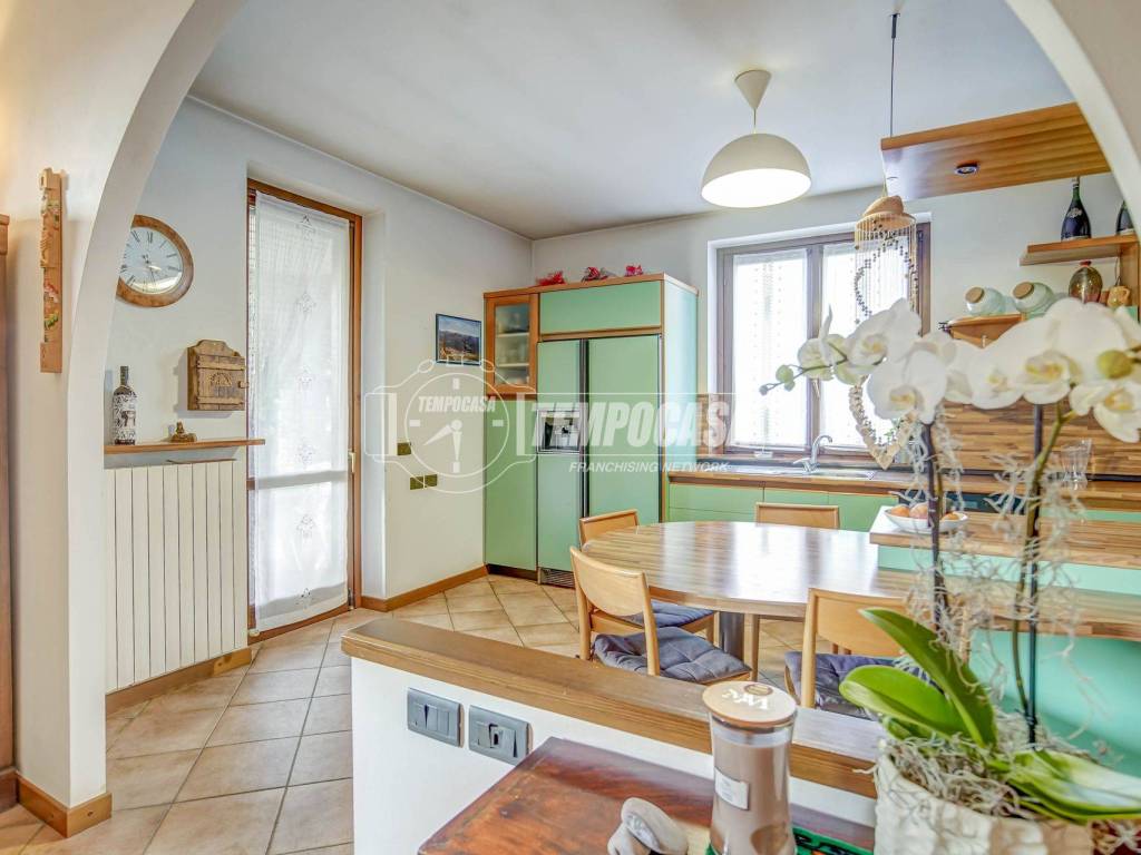 Villa a Carnago in Via Galliano 21 - Foto 4