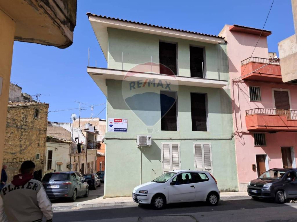 Casa indipendente a Santa croce camerina in via Cristoforo Colombo/ Marsala - Foto 2