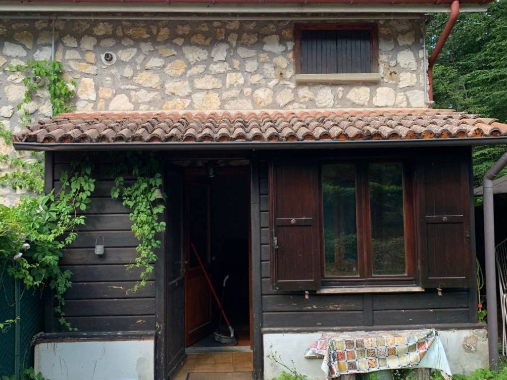 Casa indipendente a Rocca di cambio in Via Santa Lucia - Foto 3