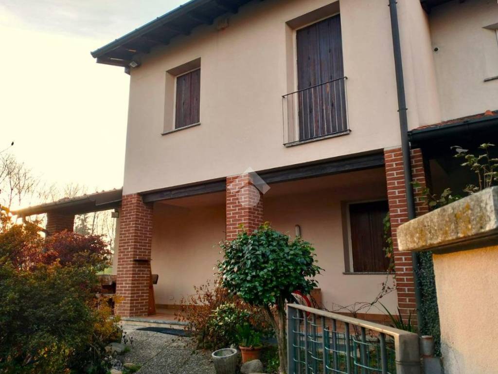 Villetta a schiera a Besnate in Via Nazario Sauro, 12 - Foto 4