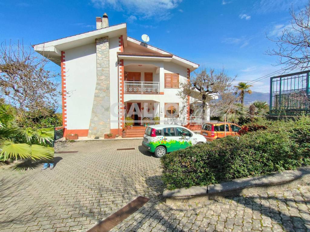 Villa a Cosenza in Loc. Donnici C.da Serra Caruso - Foto 3