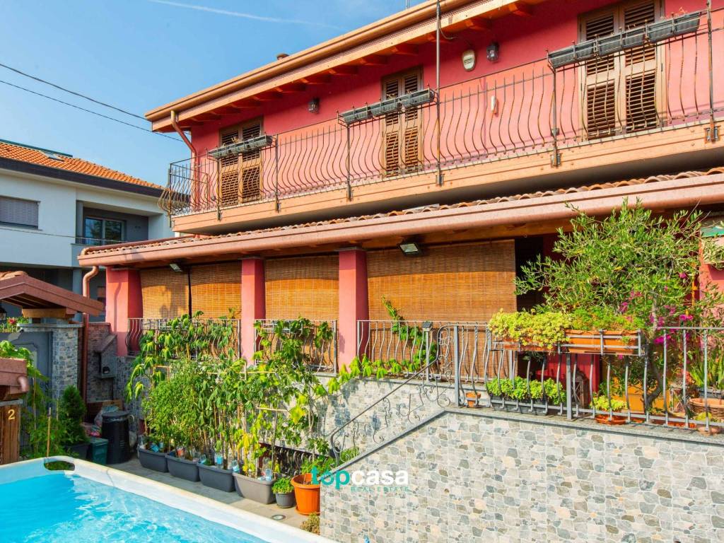 Villa a Gorla minore in Via Edmondo De Amicis, 36 - Foto 2