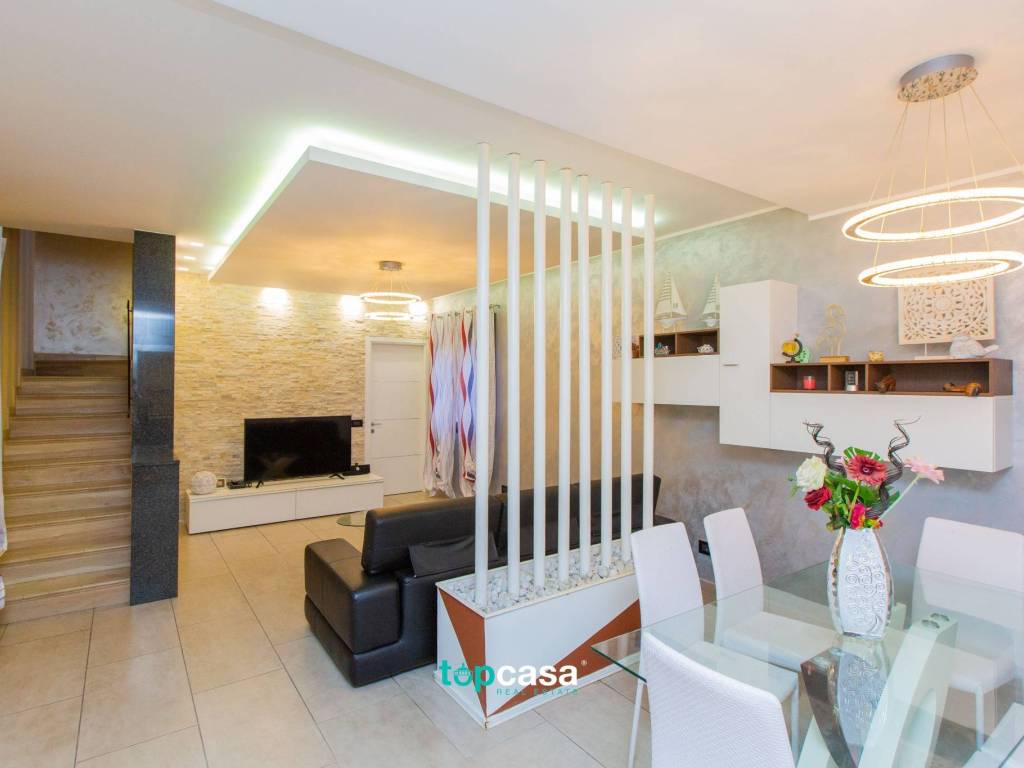 Villa a Gorla minore in Via Edmondo De Amicis, 36 - Foto 4