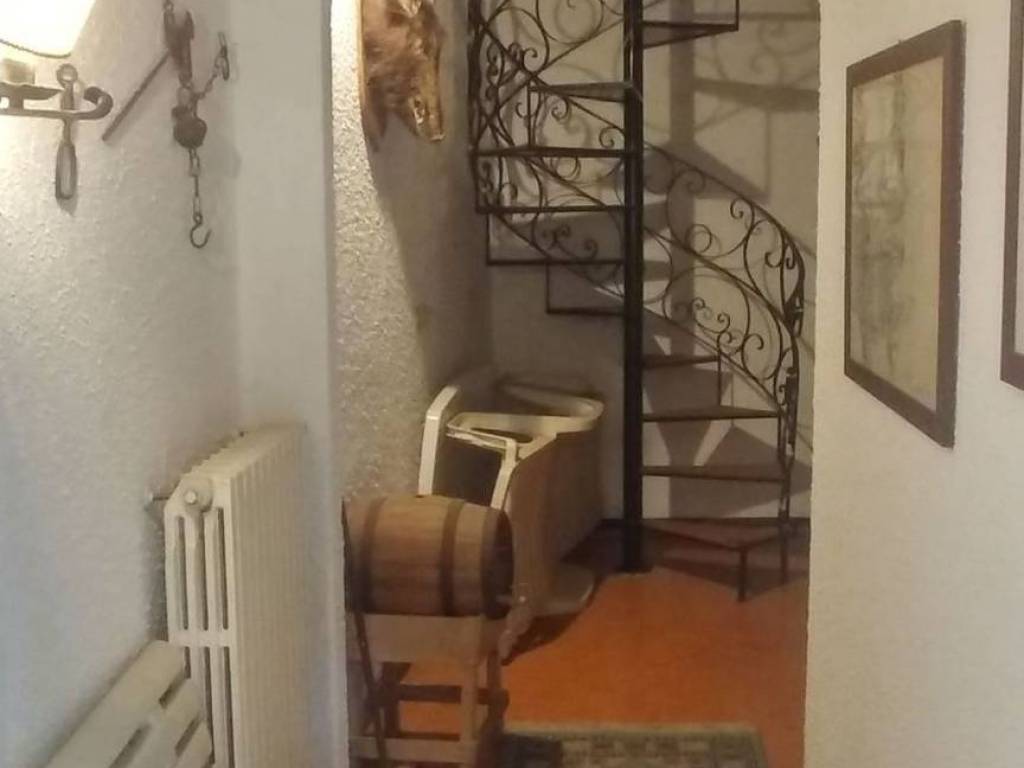 Villa a Montefortino in Via Pruni Sertorio,, 12 - Foto 2