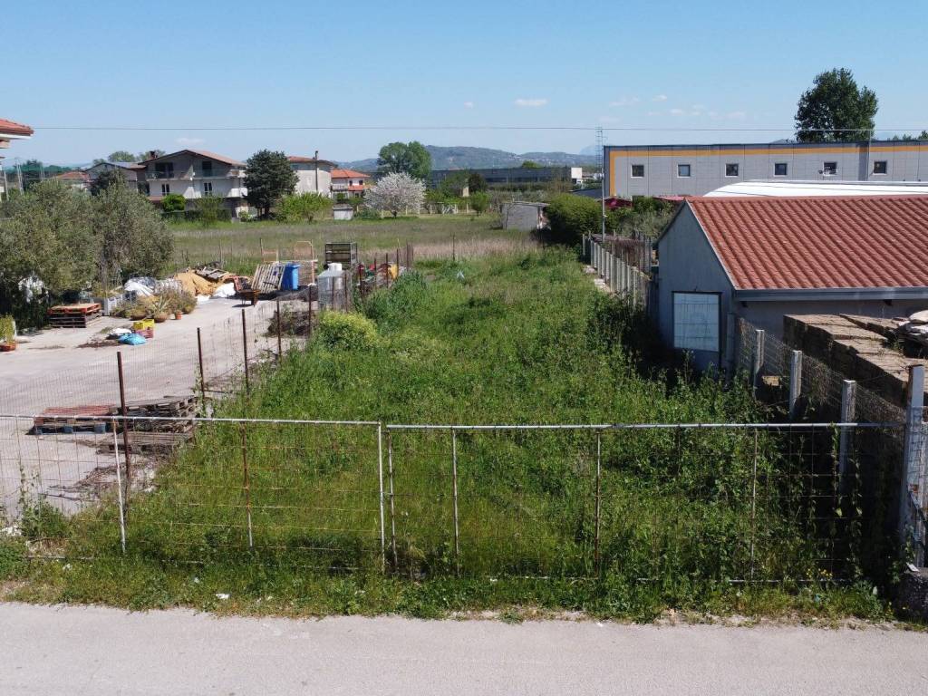 Terreno a Montesarchio in Via Ignazio Silone, 6 - Foto 2