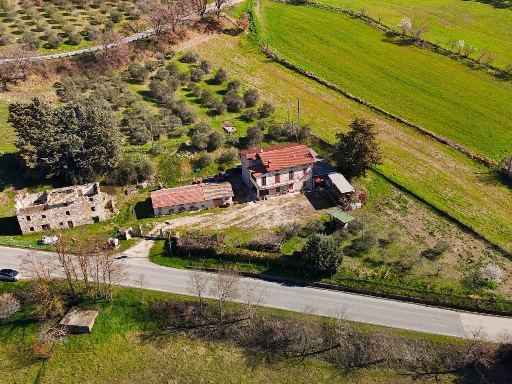Rustico / casale a Assisi in Località Pian della Pieve - Foto 2