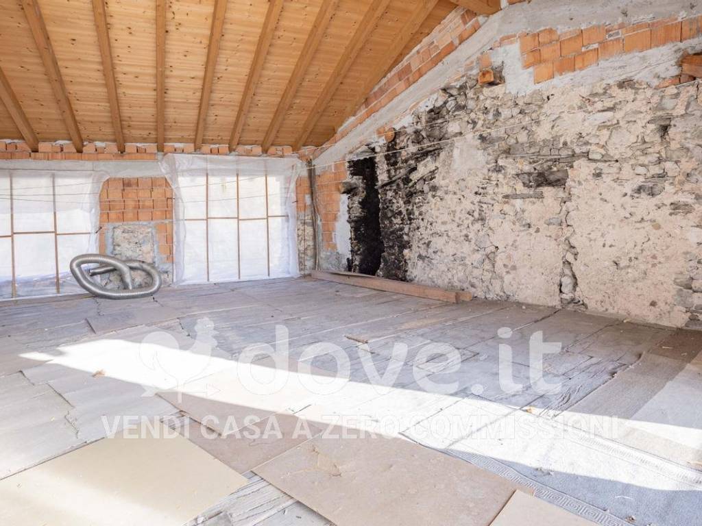 Appartamento a Cuvio in Via Vico, 8 - Foto 3