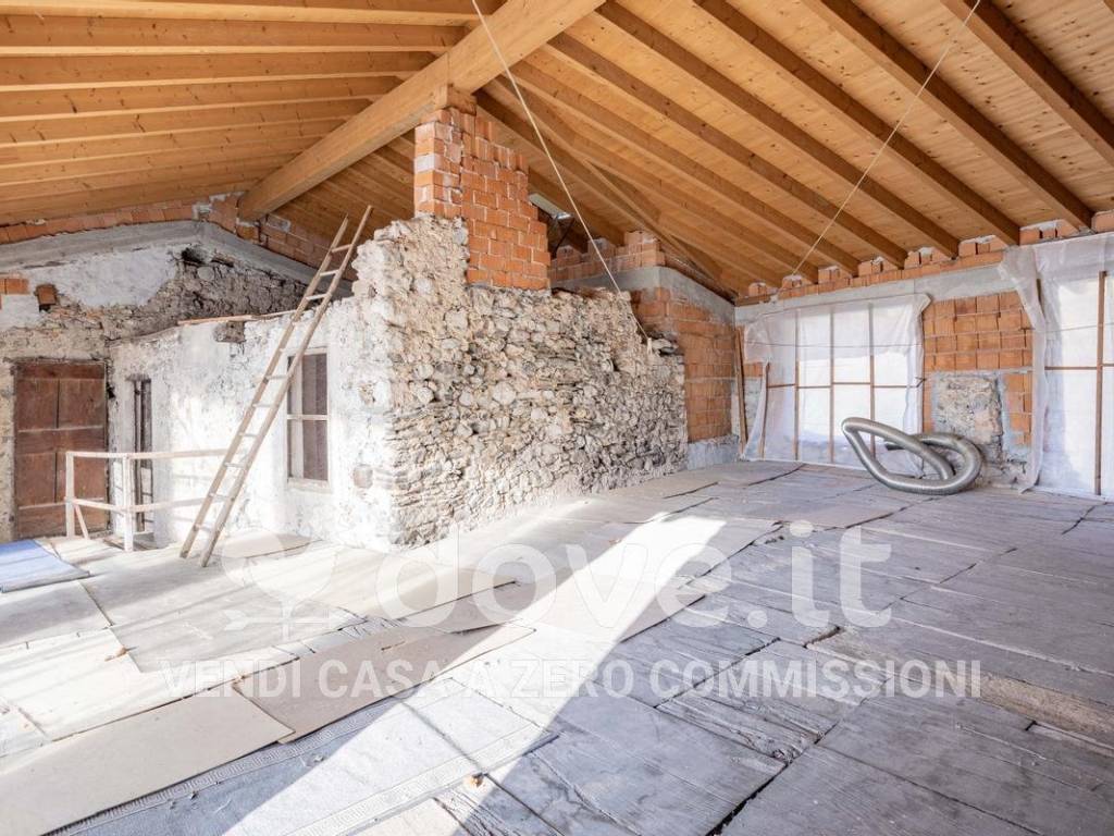 Appartamento a Cuvio in Via Vico, 8 - Foto 5