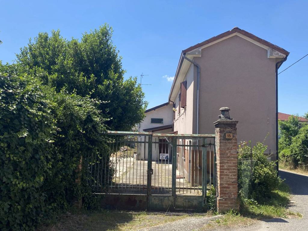 Casa indipendente a Casteggio in Via Cerreto Superiore, 13 - Foto 3